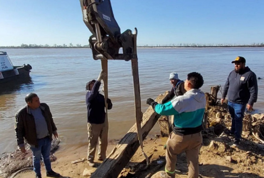 Por La Bajante Del Paraná Hallan Restos De Casi Un Siglo Atrás Sl24 8470