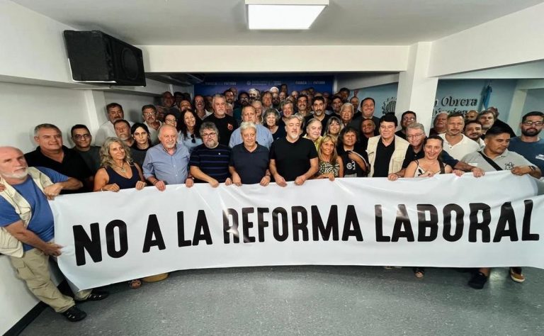Más de 100 gremios marchan en Rosario contra la reforma laboral del ...